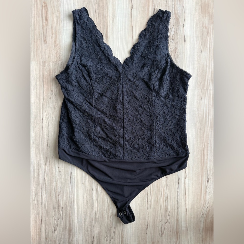 Express Black Lace Bodysuit XL | V-Neck Sleeveless | Lined Chic Top